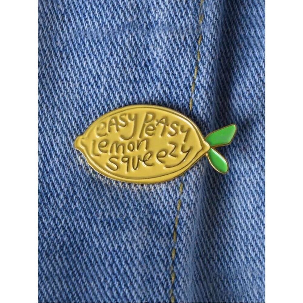 Statement lemon brooch A1945